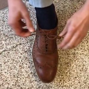 Two Methods for Tying Your Shoes